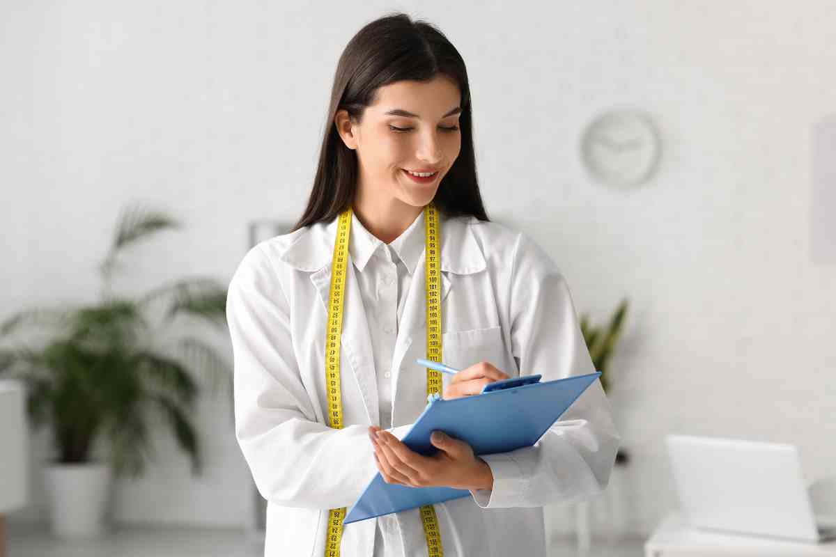 nutrizionista che scrive