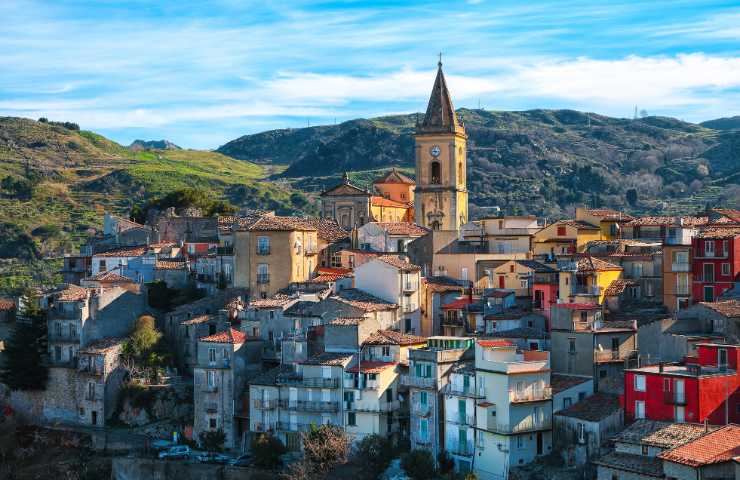 novara di sicilia paesino